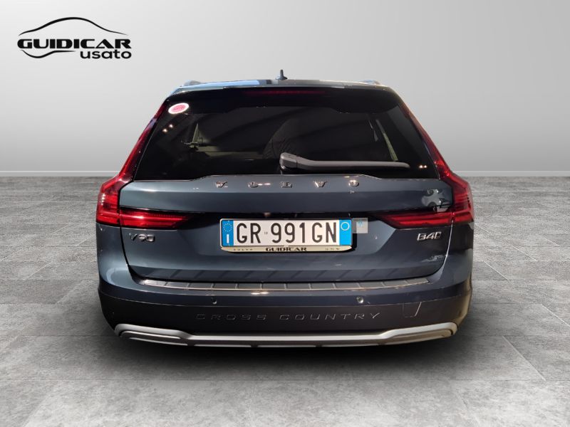 GuidiCar - VOLVO V90 2023 V90 Cross Country 2.0 b4 Plus awd auto Usato