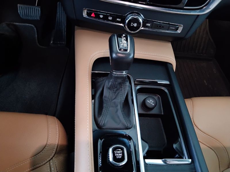 GuidiCar - VOLVO V90 2019 V90 Cross Country 2.0 d4 awd geartronic my19 Usato
