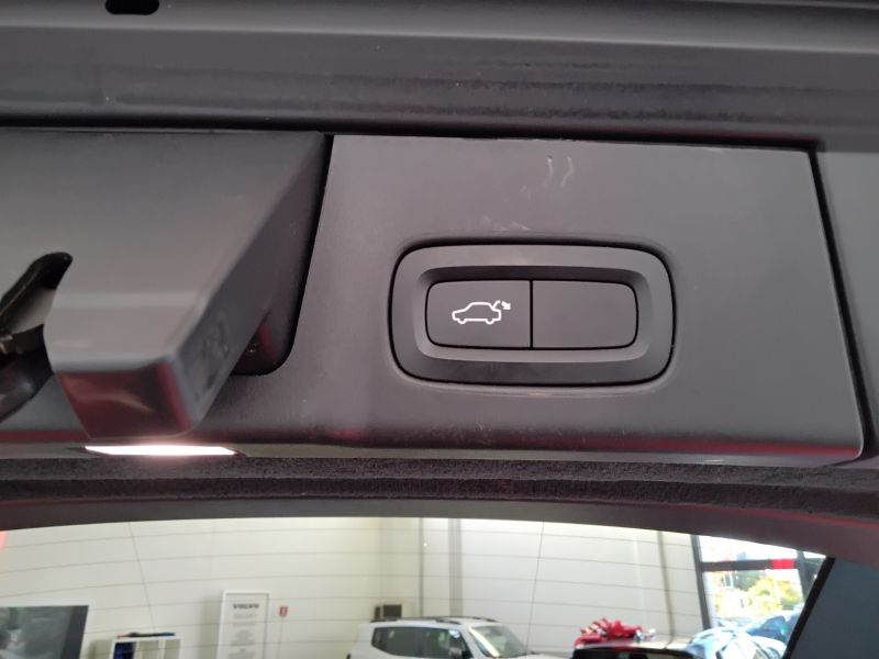 GuidiCar - VOLVO V90 2019 V90 Cross Country 2.0 d4 awd geartronic my19 Usato