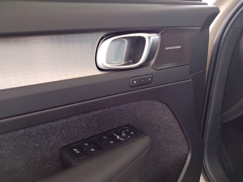 GuidiCar - VOLVO XC40 2024 XC40 2.0 b3 Plus Black Edition auto Aziendale