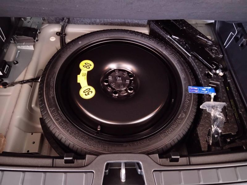 GuidiCar - VOLVO XC40 2024 XC40 2.0 b3 Plus Black Edition auto Aziendale