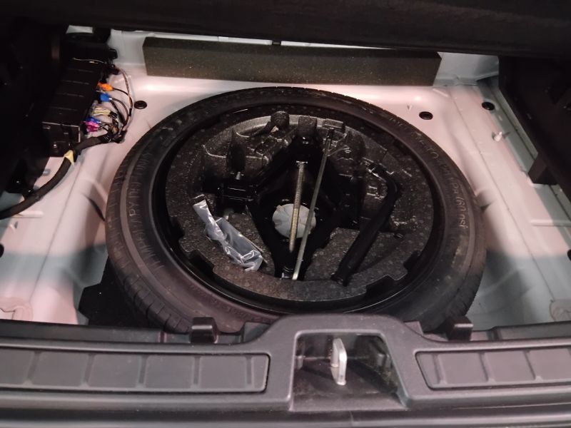 GuidiCar - VOLVO XC40 (2017--->) XC40 T3 Momentum