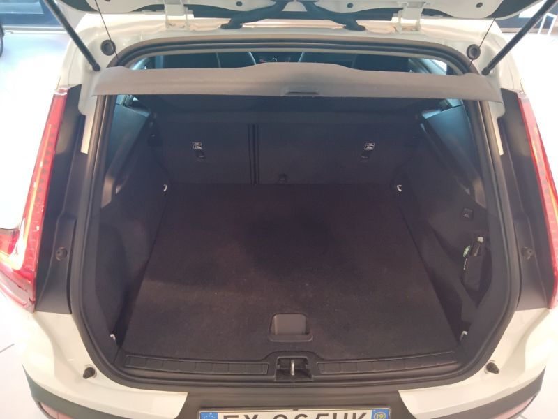 GuidiCar - VOLVO XC40 (2017--->) XC40 T3 Momentum
