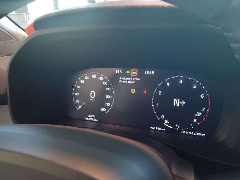 GuidiCar - VOLVO XC40 (2017--->) XC40 T3 Momentum