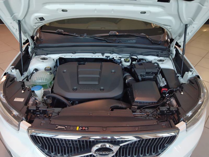 GuidiCar - VOLVO XC40 (2017--->) XC40 T3 Momentum
