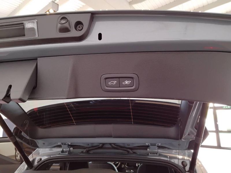 GuidiCar - VOLVO XC40 2023 XC40 1.5 t4 recharge phev Plus Dark auto Aziendale