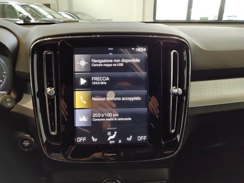 GuidiCar - VOLVO XC40 2023 XC40 1.5 t4 recharge phev Plus Dark auto Aziendale