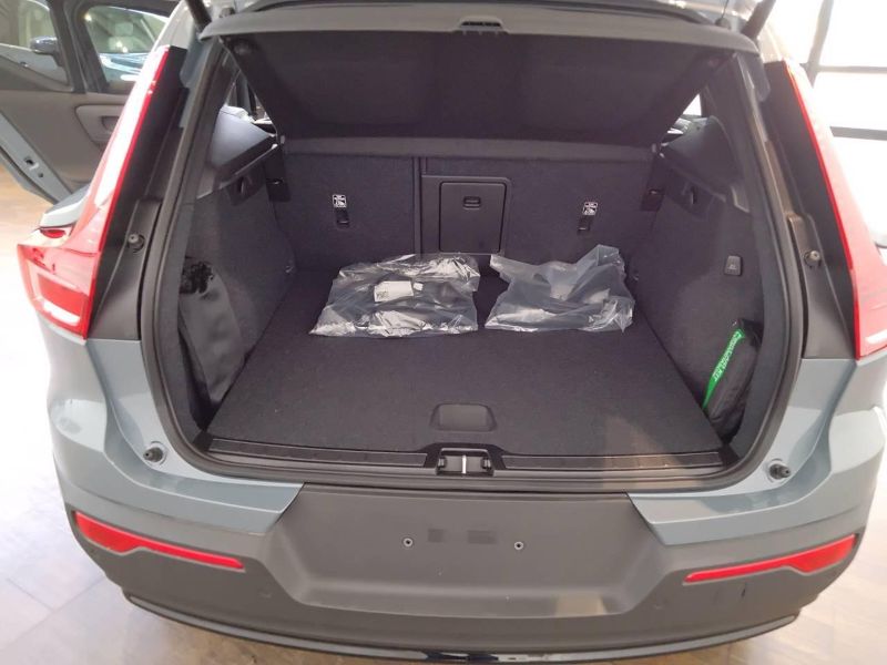 GuidiCar - VOLVO XC40 2023 XC40 1.5 t4 recharge phev Plus Dark auto Aziendale