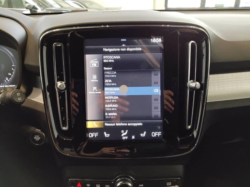 GuidiCar - VOLVO XC40 2023 XC40 1.5 t4 recharge phev Plus Dark auto Aziendale