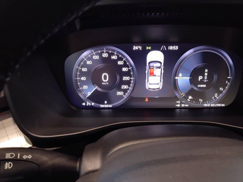GuidiCar - VOLVO XC40 2023 XC40 1.5 t4 recharge phev Plus Dark auto Aziendale