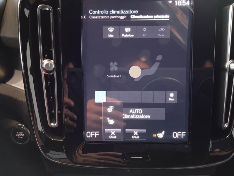 GuidiCar - VOLVO XC40 2023 XC40 1.5 t4 recharge phev Plus Dark auto Aziendale