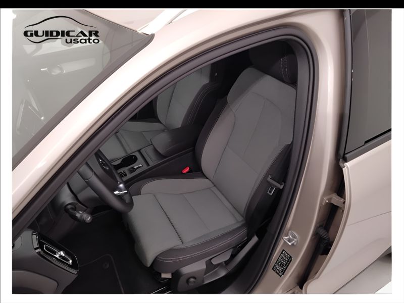 GuidiCar - VOLVO XC40 2024 XC40 1.5 t2 Core auto Usato