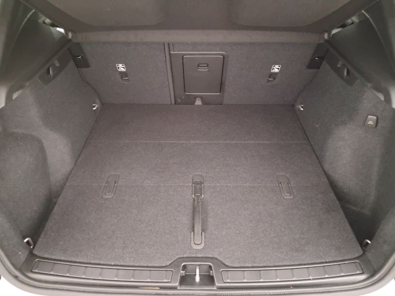 GuidiCar - VOLVO XC40 2024 XC40 1.5 t2 Core auto Usato