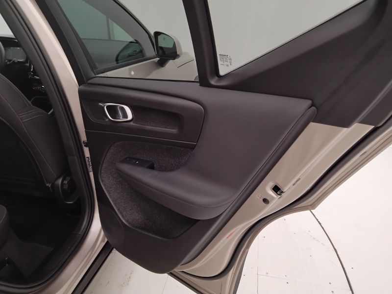 GuidiCar - VOLVO XC40 2024 XC40 1.5 t2 Core auto Usato
