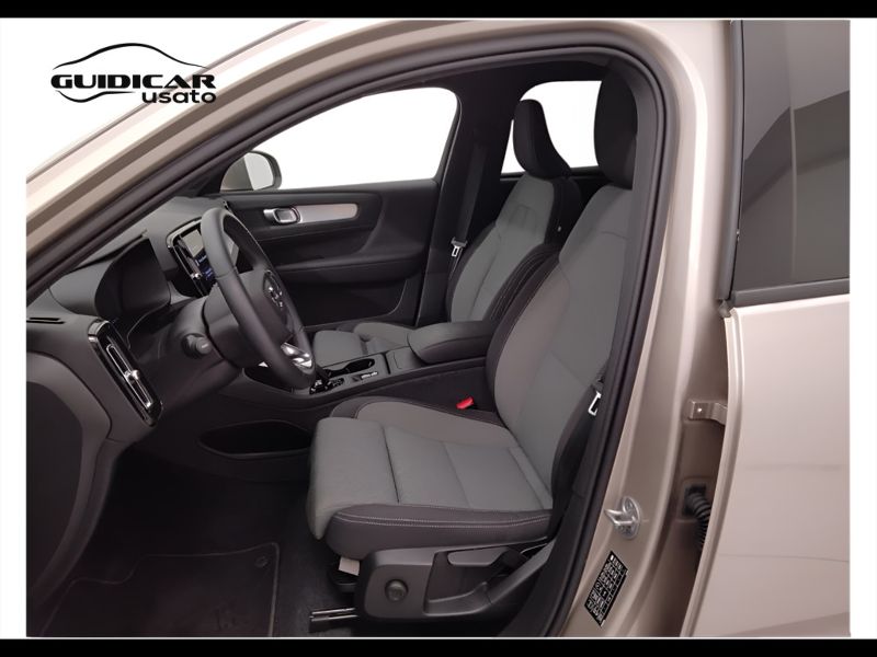 GuidiCar - VOLVO XC40 2024 XC40 1.5 t2 Core auto Usato