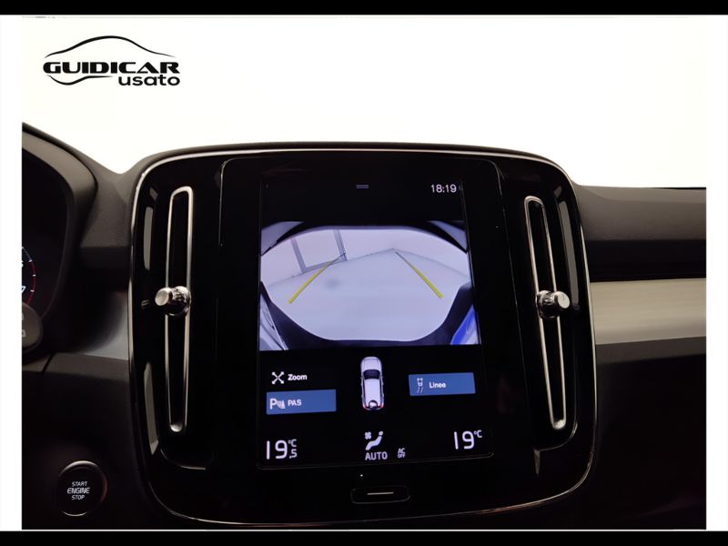 GuidiCar - VOLVO XC40 2024 XC40 1.5 t2 Core auto Usato
