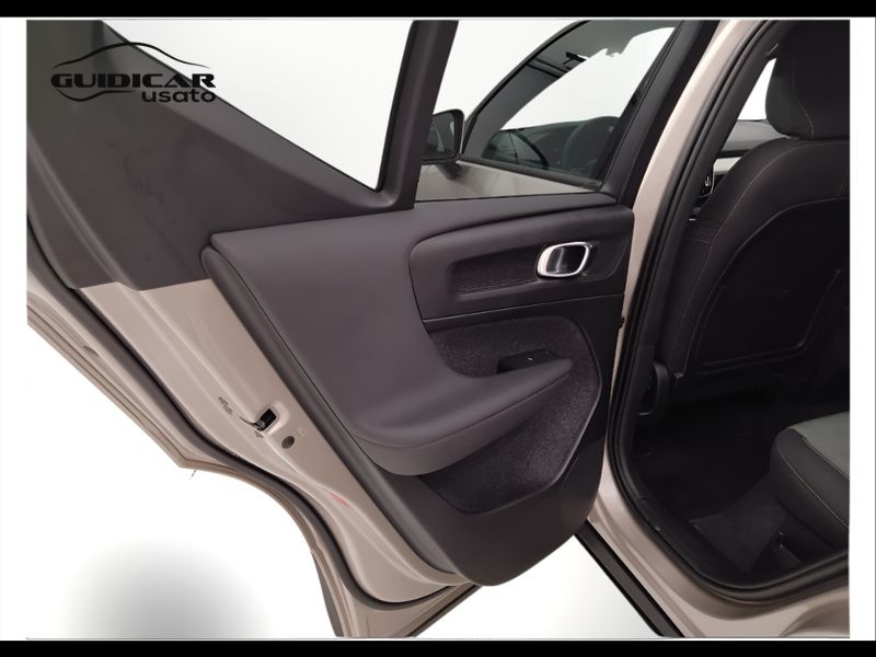 GuidiCar - VOLVO XC40 2024 XC40 1.5 t2 Core auto Usato