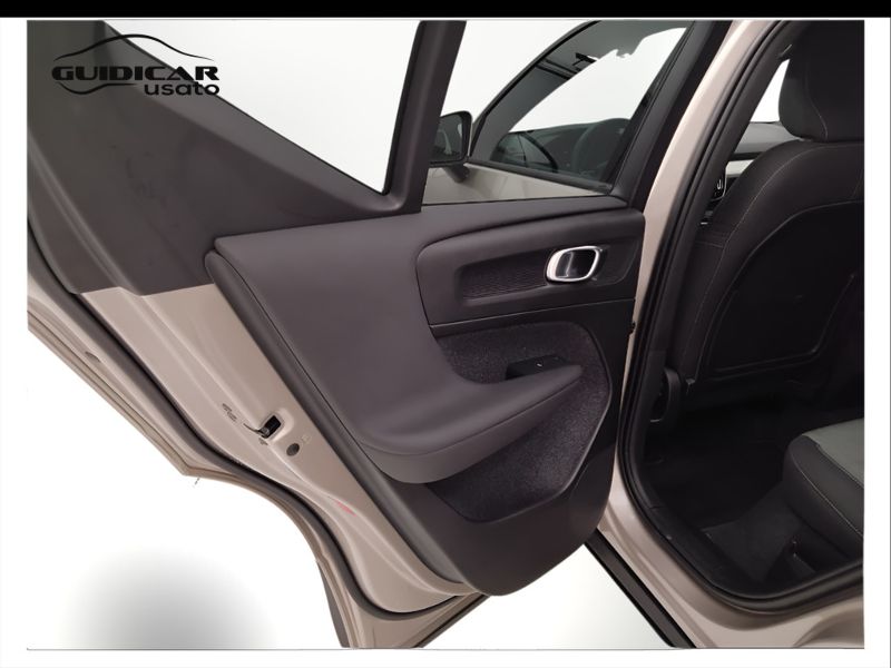 GuidiCar - VOLVO XC40 2024 XC40 1.5 t2 Core auto Usato