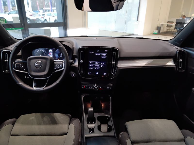 GuidiCar - VOLVO XC40 2023 XC40 1.5 t4 recharge phev Core auto Aziendale