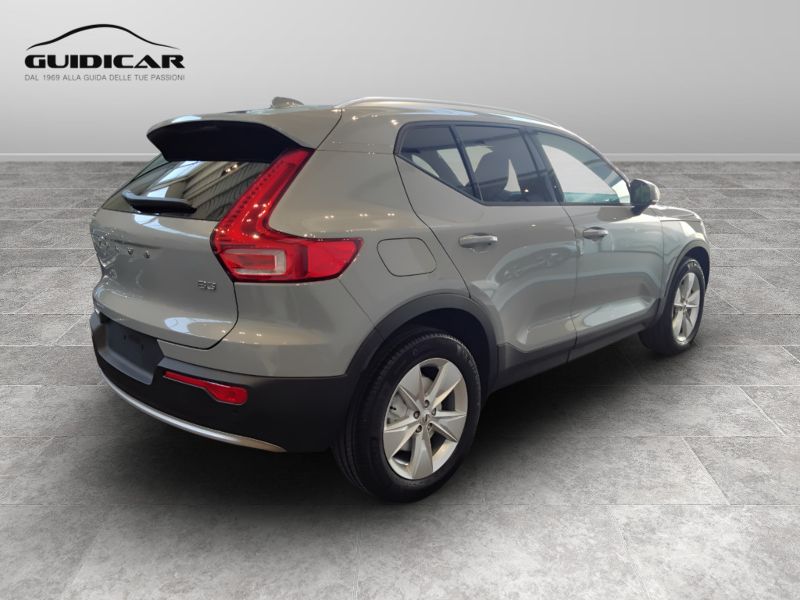 GuidiCar - VOLVO XC40 1 XC40 2.0 b3 Core auto Nuovo