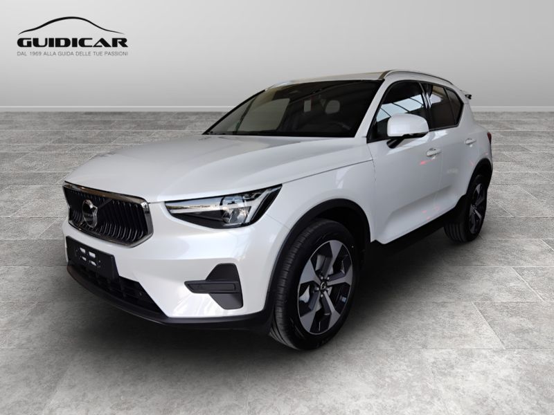 GuidiCar - VOLVO XC40 1 XC40 2.0 b3 Core auto Nuovo