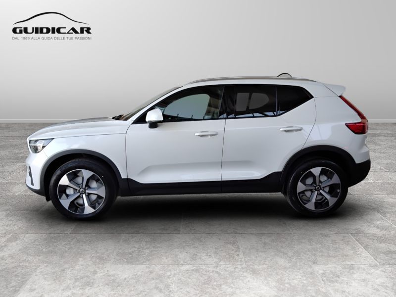 GuidiCar - VOLVO XC40 1 XC40 2.0 b3 Core auto Nuovo