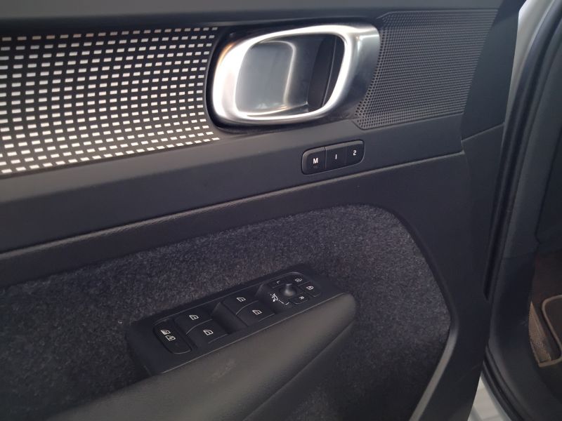GuidiCar - VOLVO XC40 2023 XC40 2.0 b3 Core auto Aziendale