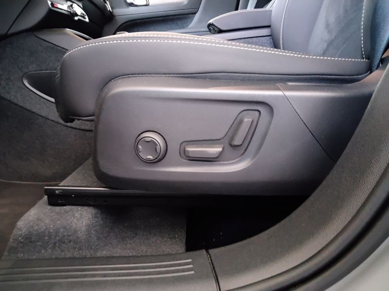 GuidiCar - VOLVO XC40 2023 XC40 2.0 b3 Core auto Aziendale