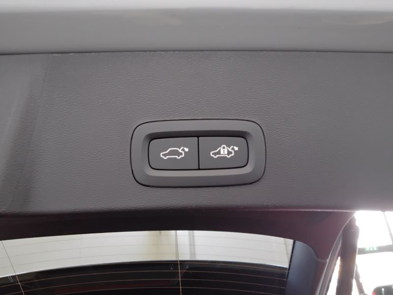 GuidiCar - VOLVO XC40 2023 XC40 2.0 b3 Core auto Aziendale
