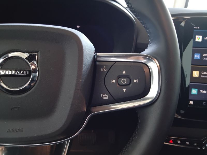 GuidiCar - VOLVO XC40 2023 XC40 2.0 b3 Core auto Aziendale