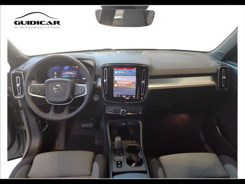 GuidiCar - VOLVO XC40 1 XC40 2.0 b3 Core auto Nuovo