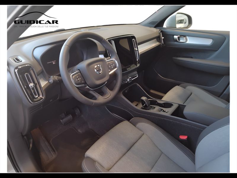 GuidiCar - VOLVO XC40 1 XC40 2.0 b3 Core auto Nuovo