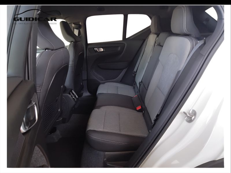 GuidiCar - VOLVO XC40 1 XC40 2.0 b3 Core auto Nuovo