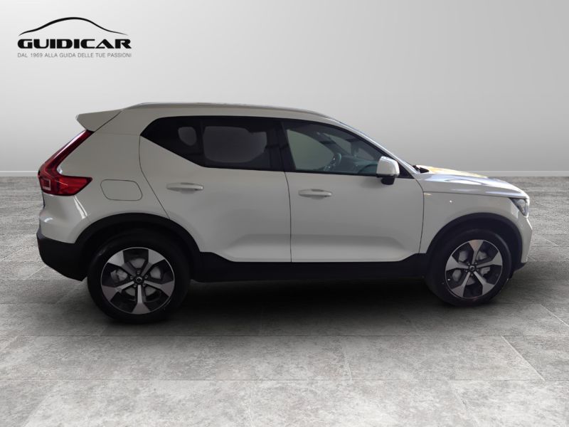 GuidiCar - VOLVO XC40 1 XC40 2.0 b3 Core auto Nuovo