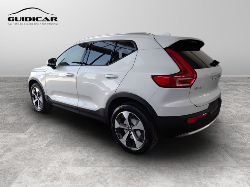GuidiCar - VOLVO XC40 1 XC40 2.0 b3 Core auto Nuovo