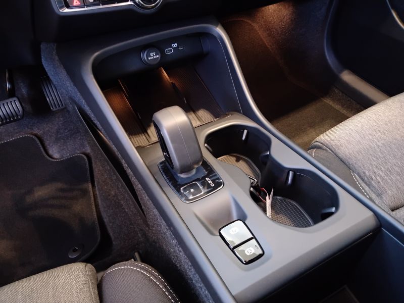 GuidiCar - VOLVO XC40 1 XC40 2.0 b3 Core auto Nuovo