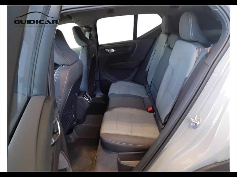 GuidiCar - VOLVO XC40 1 XC40 2.0 b3 Core auto Nuovo