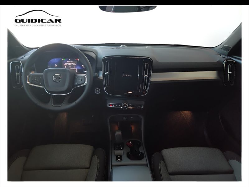 GuidiCar - VOLVO XC40 1 XC40 2.0 b3 Core auto Nuovo