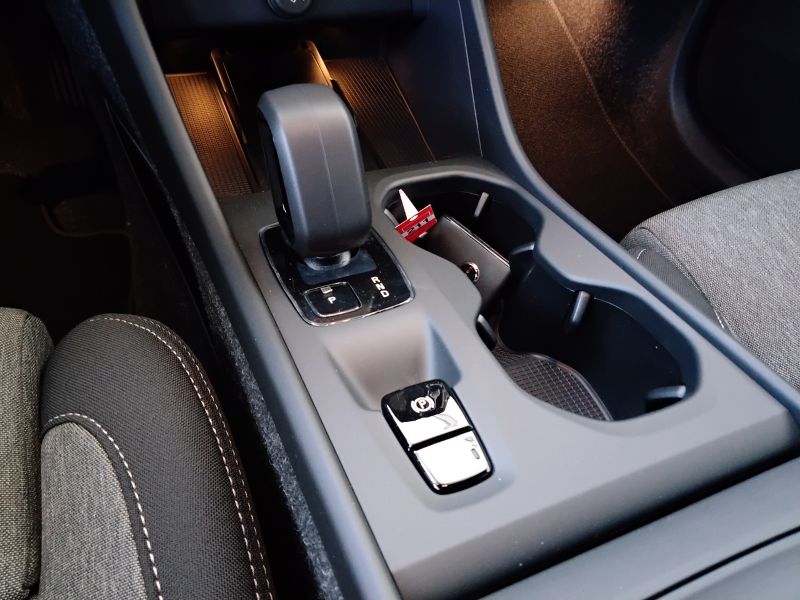 GuidiCar - VOLVO XC40 1 XC40 2.0 b3 Core auto Nuovo