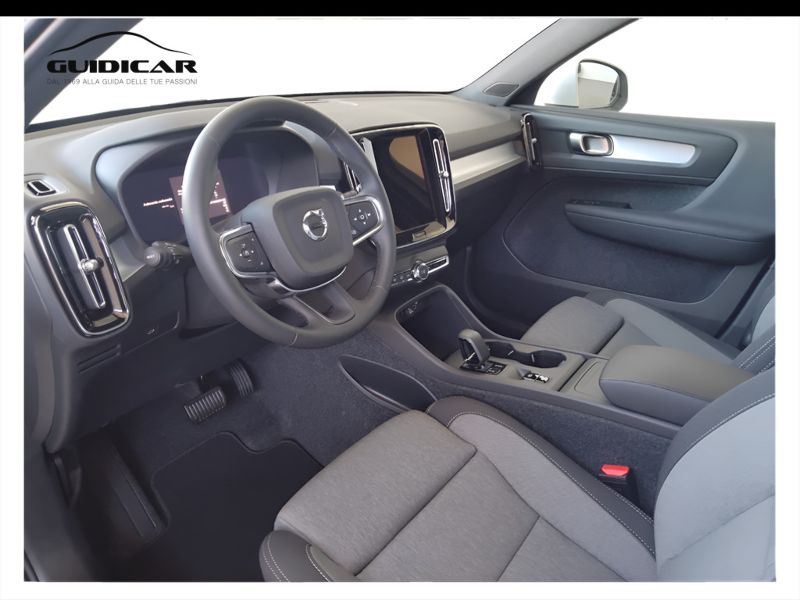GuidiCar - VOLVO XC40 1 XC40 2.0 b3 Core auto Nuovo