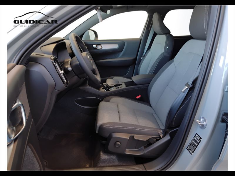 GuidiCar - VOLVO XC40 1 XC40 2.0 b3 Core auto Nuovo