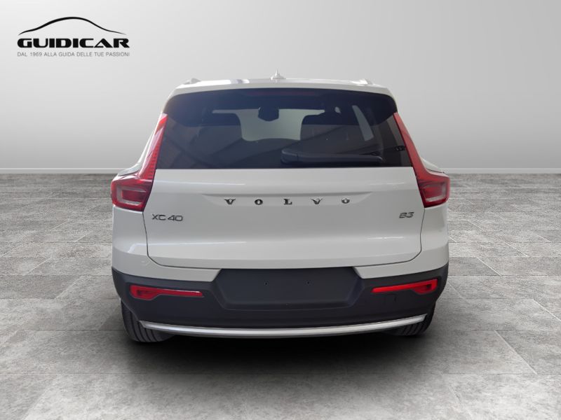 GuidiCar - VOLVO XC40 1 XC40 2.0 b3 Core auto Nuovo