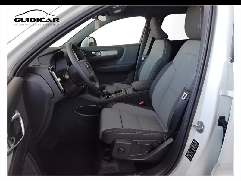 GuidiCar - VOLVO XC40 1 XC40 2.0 b3 Core auto Nuovo