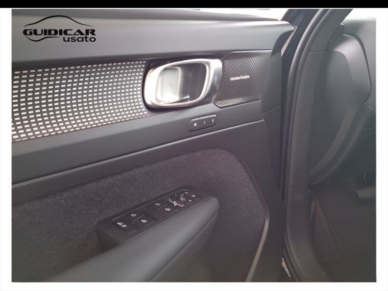 GuidiCar - VOLVO XC40 2024 XC40 2.0 b3 Plus Black Edition auto Aziendale