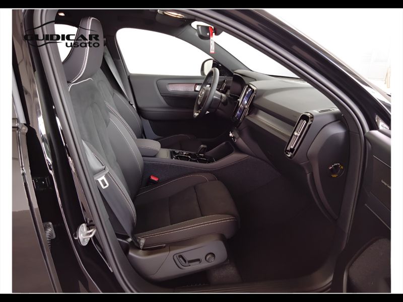 GuidiCar - VOLVO XC40 2024 XC40 2.0 b3 Plus Black Edition auto Aziendale