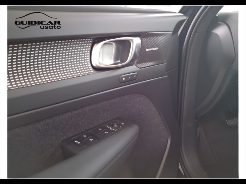 GuidiCar - VOLVO XC40 2024 XC40 2.0 b3 Plus Black Edition auto Aziendale