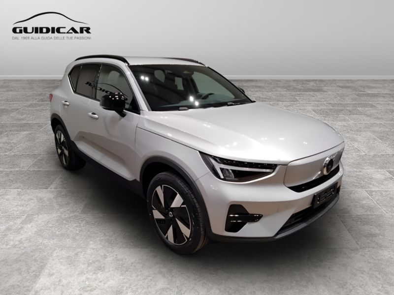 GuidiCar - VOLVO XC40 1 XC40 single motor Core rwd Nuovo