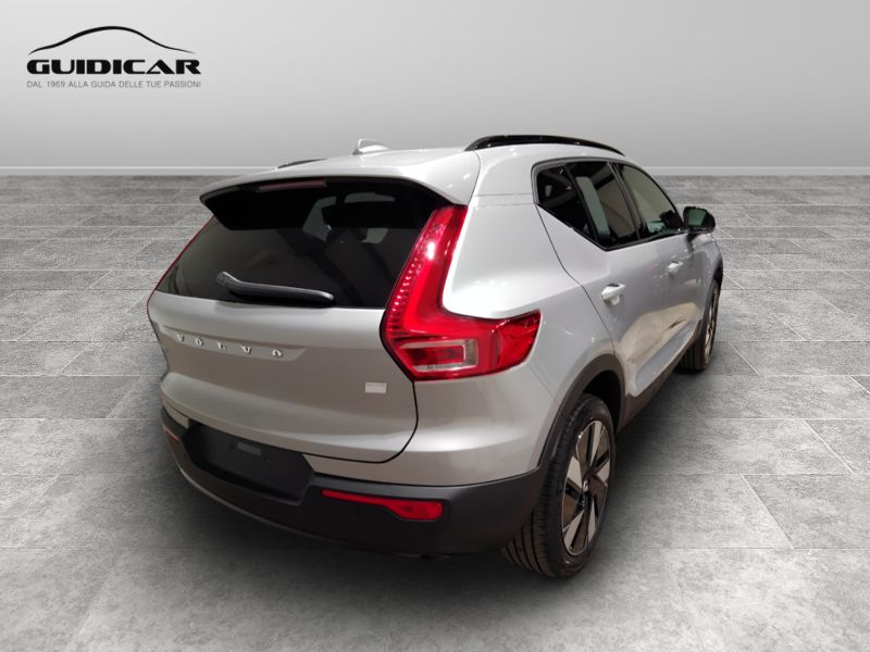 GuidiCar - VOLVO XC40 1 XC40 single motor Core rwd Nuovo