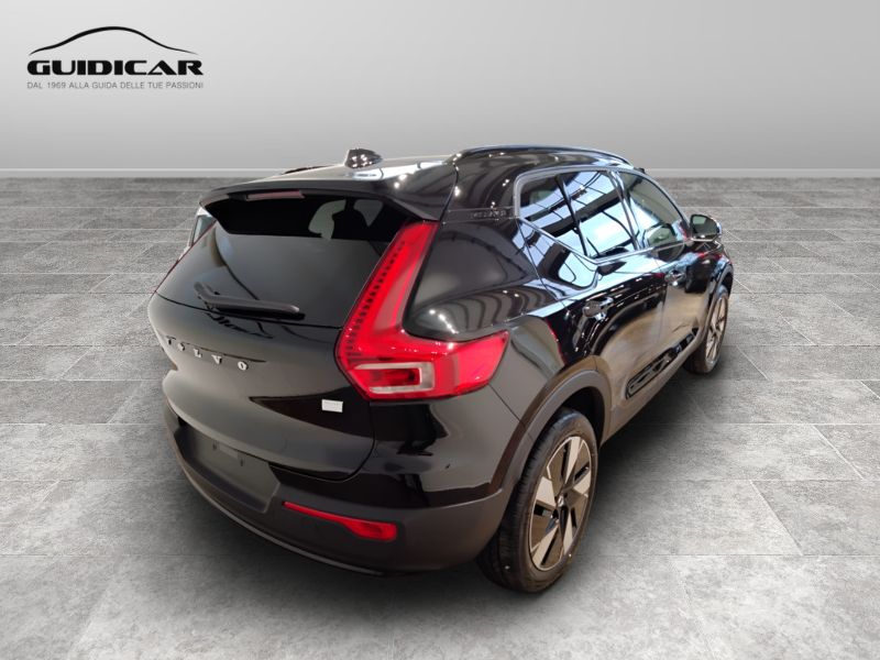 GuidiCar - VOLVO XC40 1 XC40 single motor extend.range Core rwd Nuovo