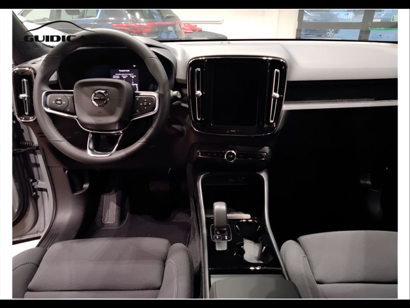 GuidiCar - VOLVO XC40 1 XC40 single motor extend.range Core rwd Nuovo